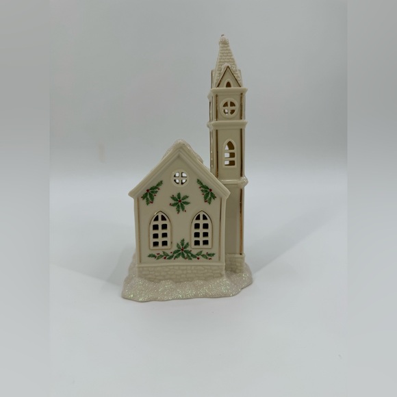 Lenox Holiday Village Lit Lighted Church with 24k Accents